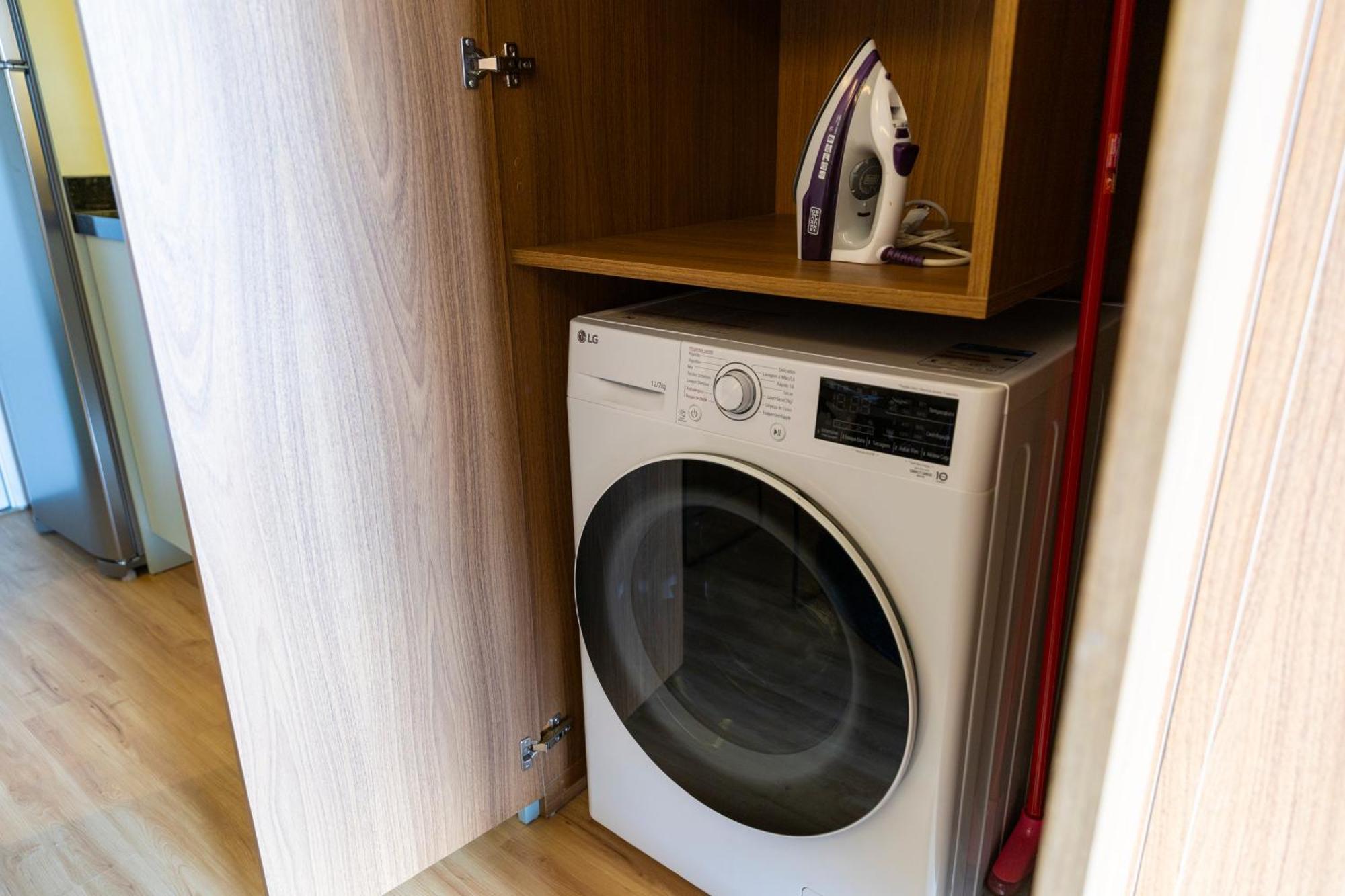 Prox. Shopping Ibirapuera C/ Ar | Brazilian Corner Apartment